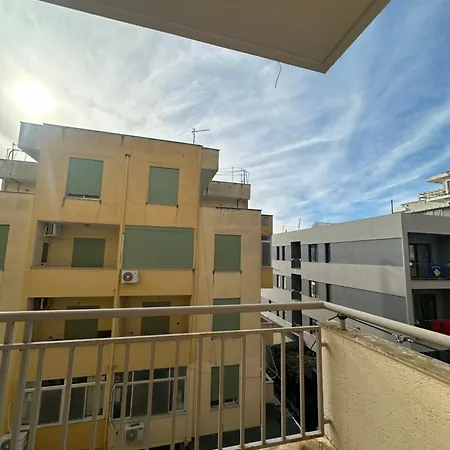 Anisa 3 Apartment *